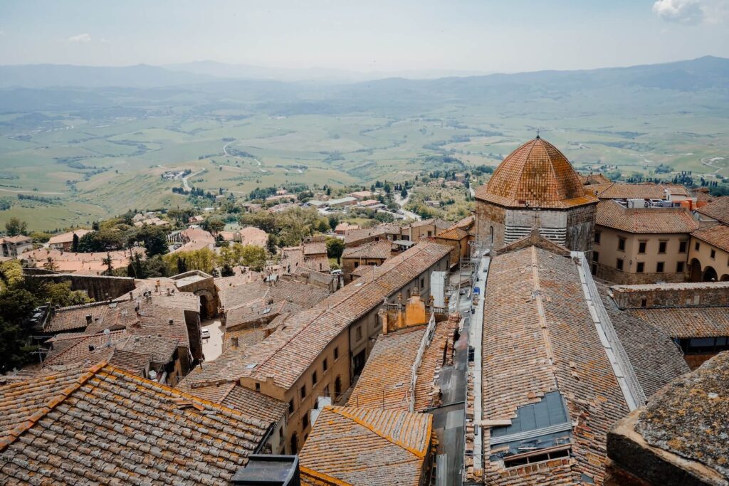 Uitzicht vanaf het Palazzo dei Priori in Volterra