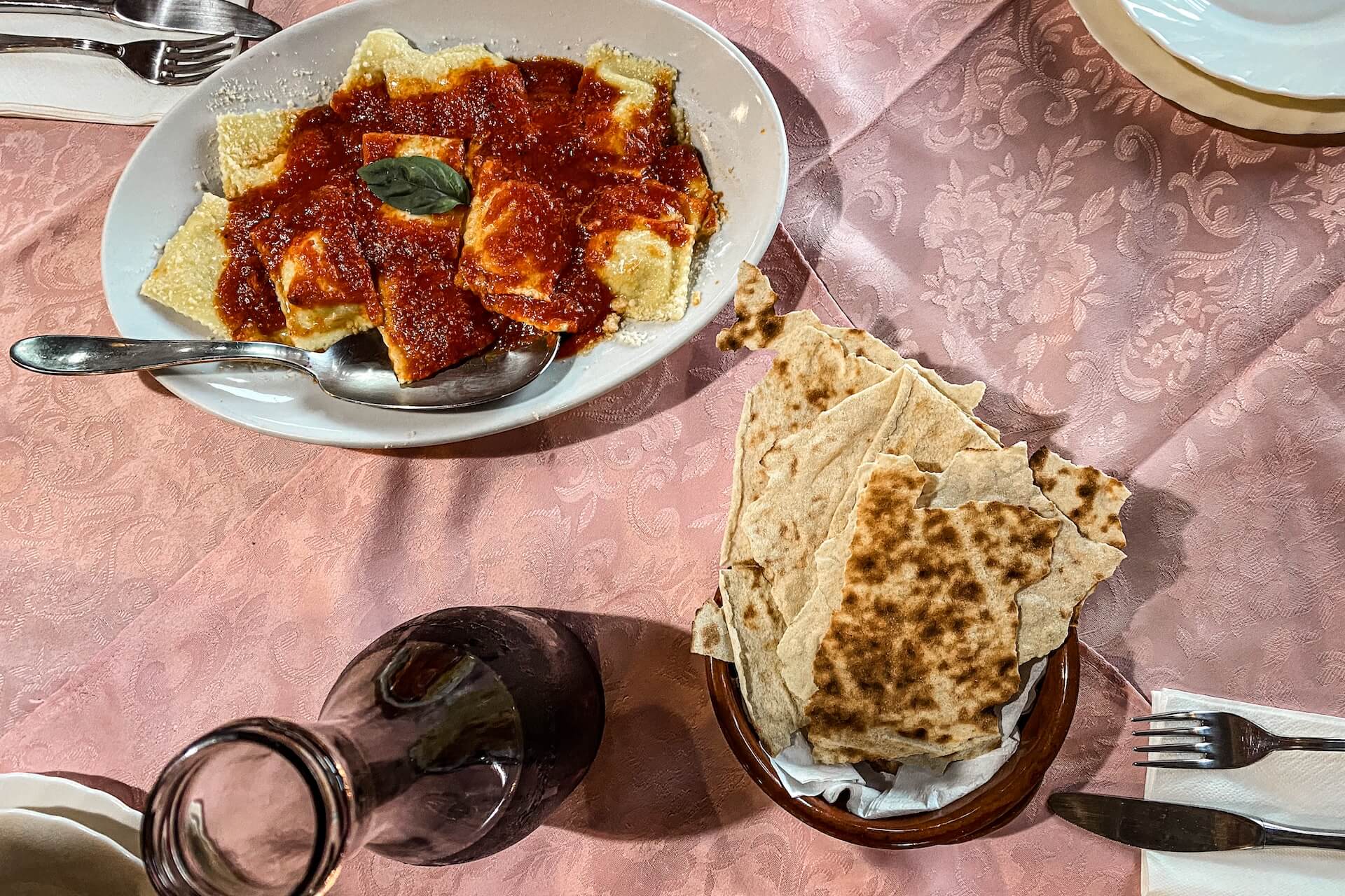 Carasau en culurgiones, lokale gerechten uit Alghero