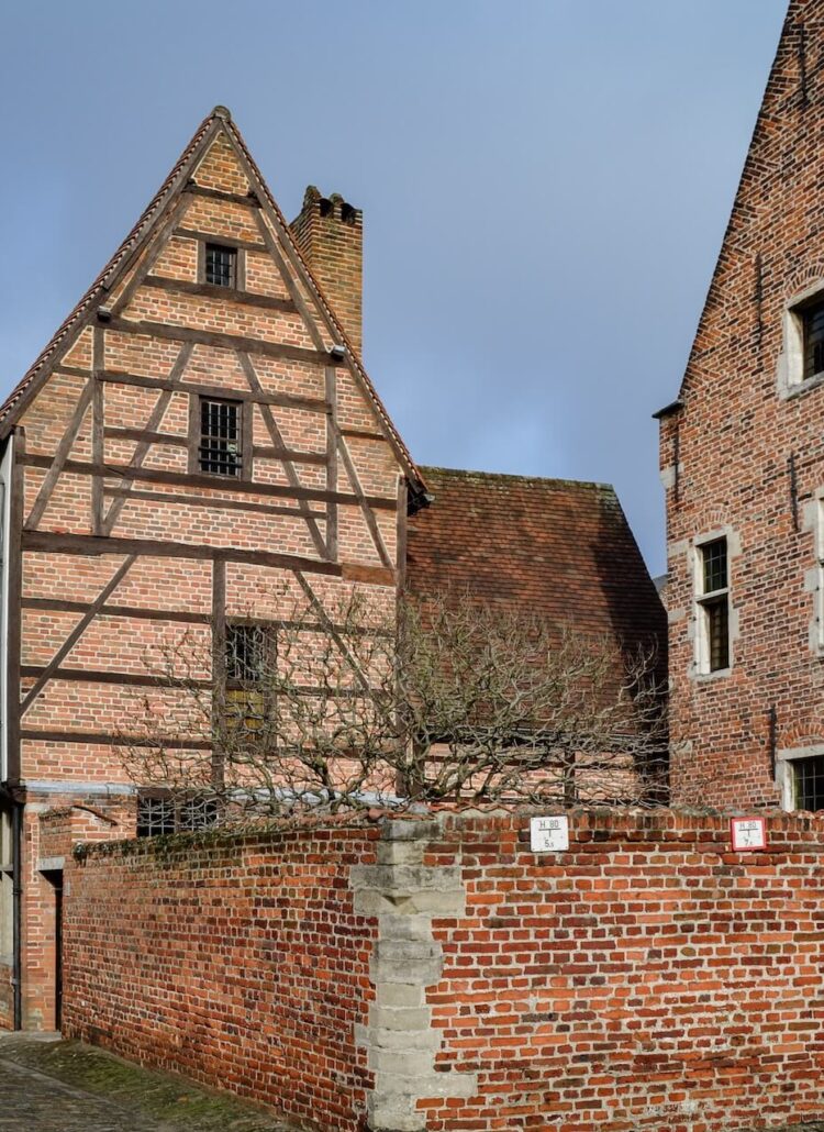 Vakwerkhuis in het Groot Begijnhof in Leuven in België