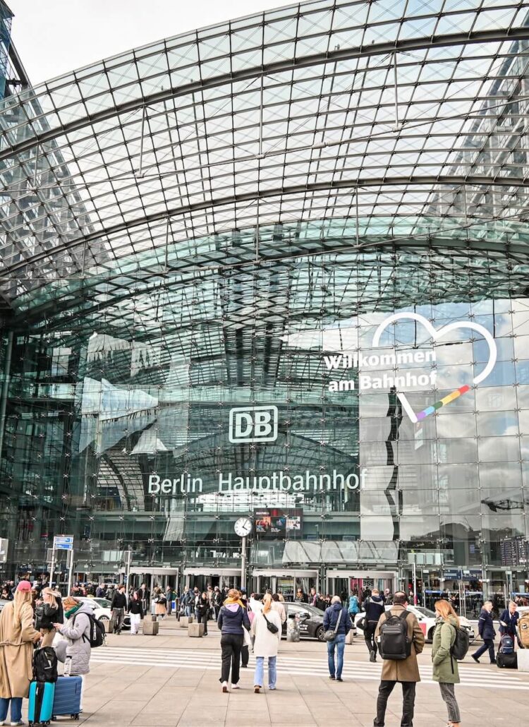 Berlin Hauptbahnhof, met de trein naar Berlijn reizen