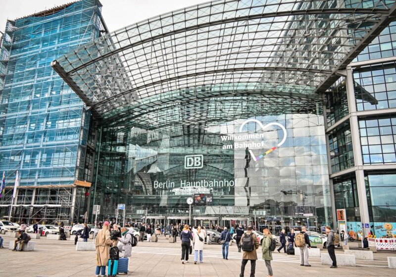 Berlin Hauptbahnhof, met de trein naar Berlijn reizen