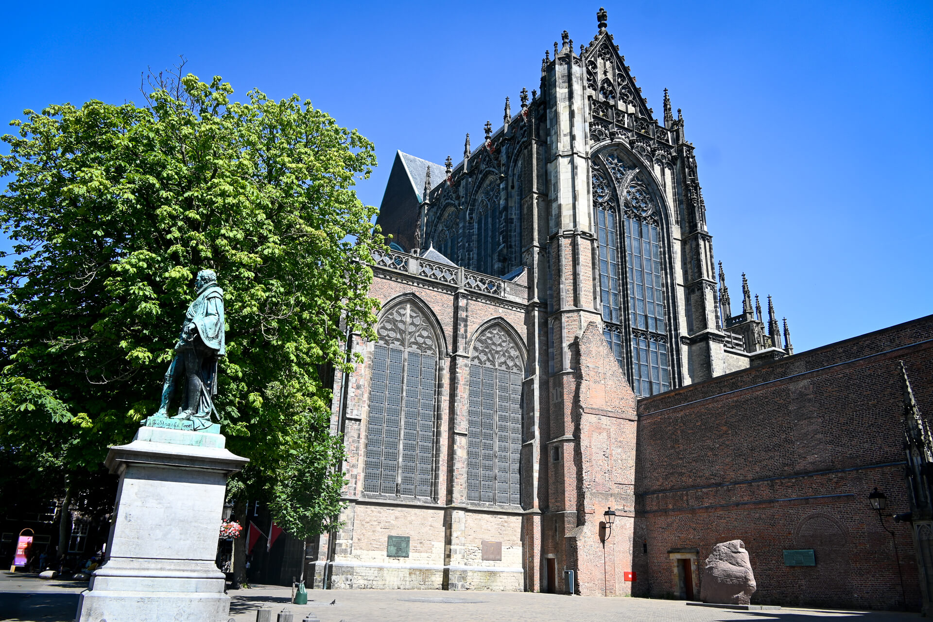 Domplein in Utrecht bezienswaardigheden